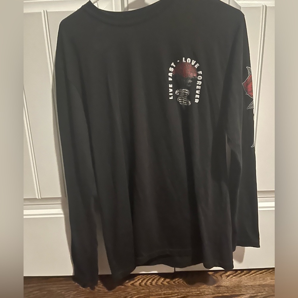 FRESH LAUNDRY… Black… Size M.